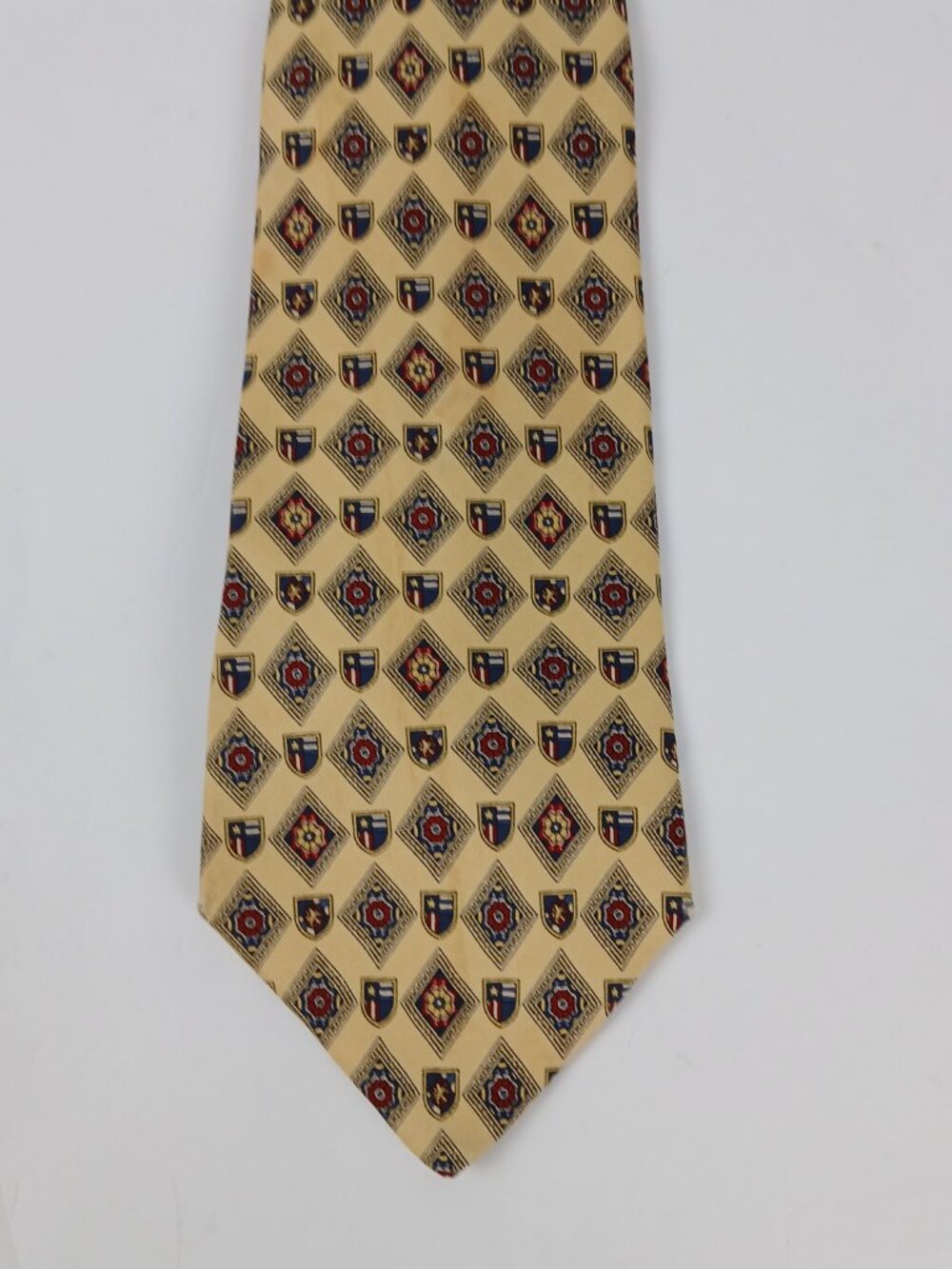 Tommy Hilfiger Men’s Tie Cream Red Blue Crest Shield Geometric Length 58 inch